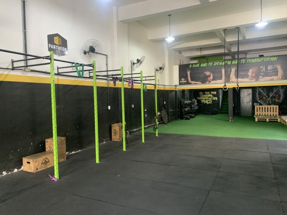 Passo ponto de academia em pleno funcionamento