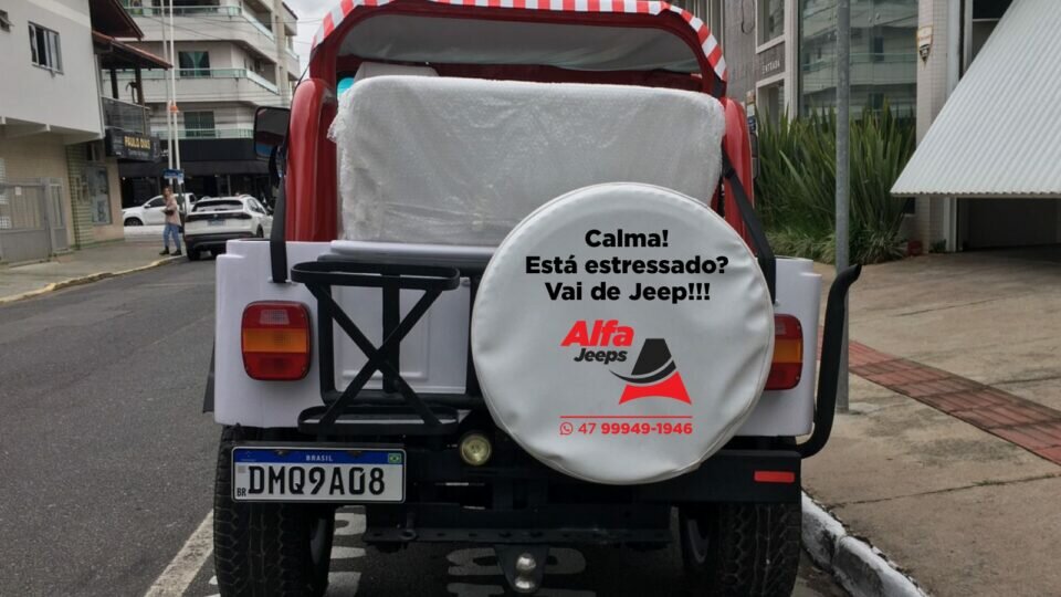 Locadora de jeeps com 3 veículos