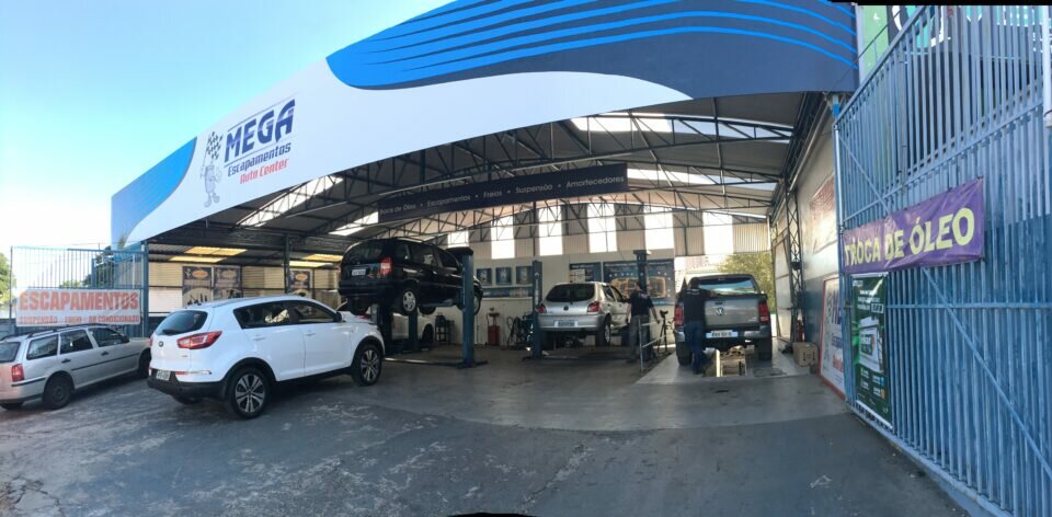 Auto center
