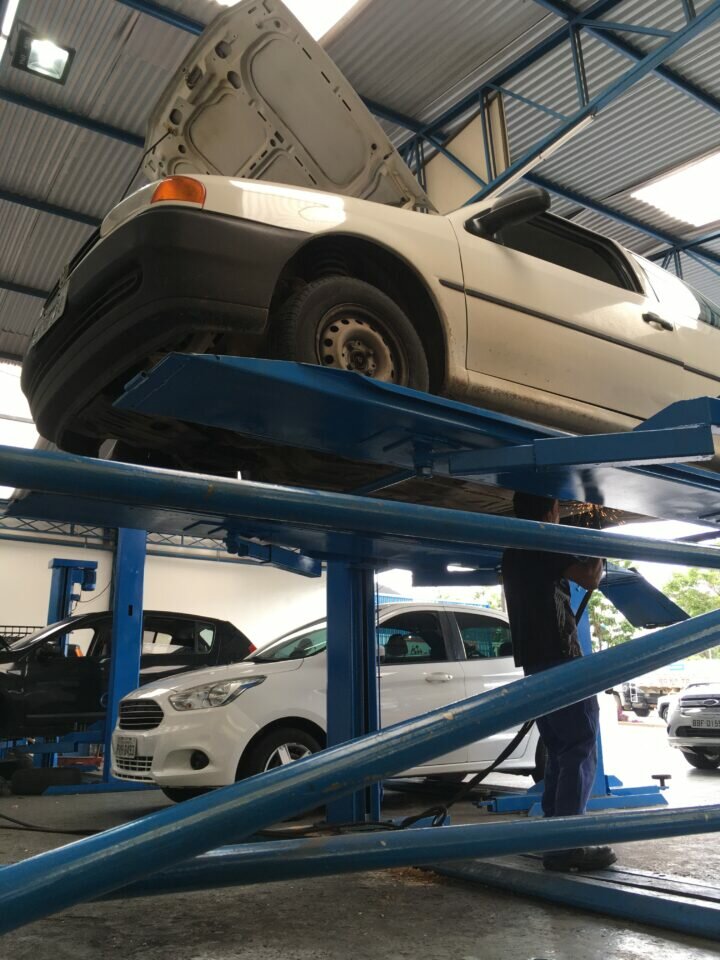 Auto center