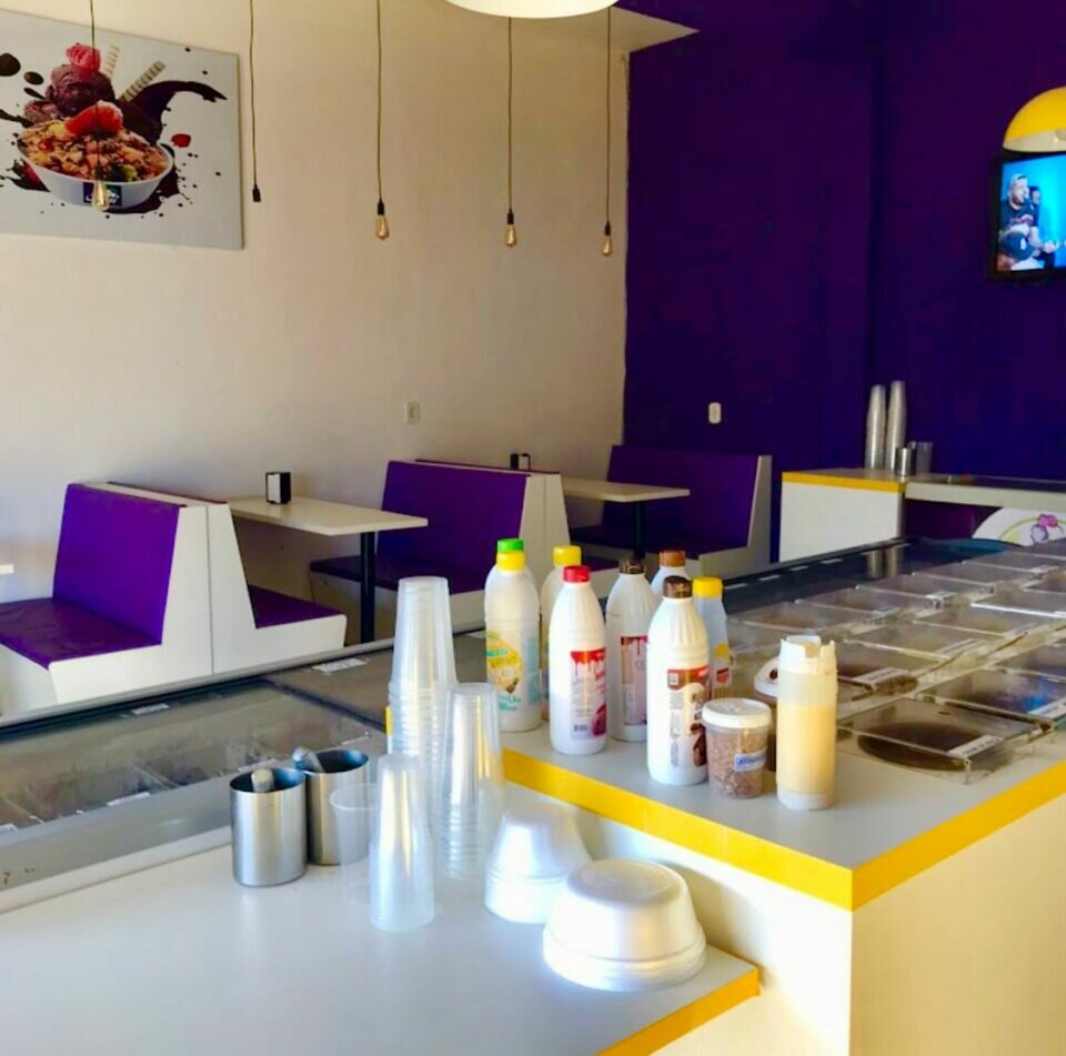 VENDE-SE AÇAITERIA/SORVETERIA COM ÓTIMA CLIENTELA EM TRÊS LAGOAS-MS