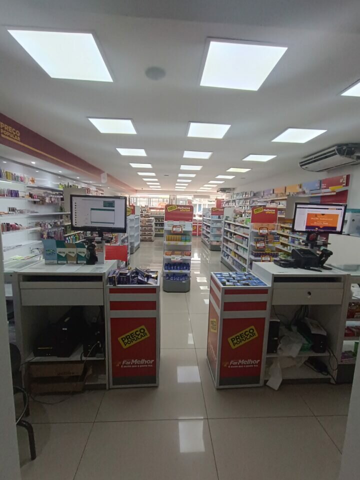 Drogaria completa com galeria