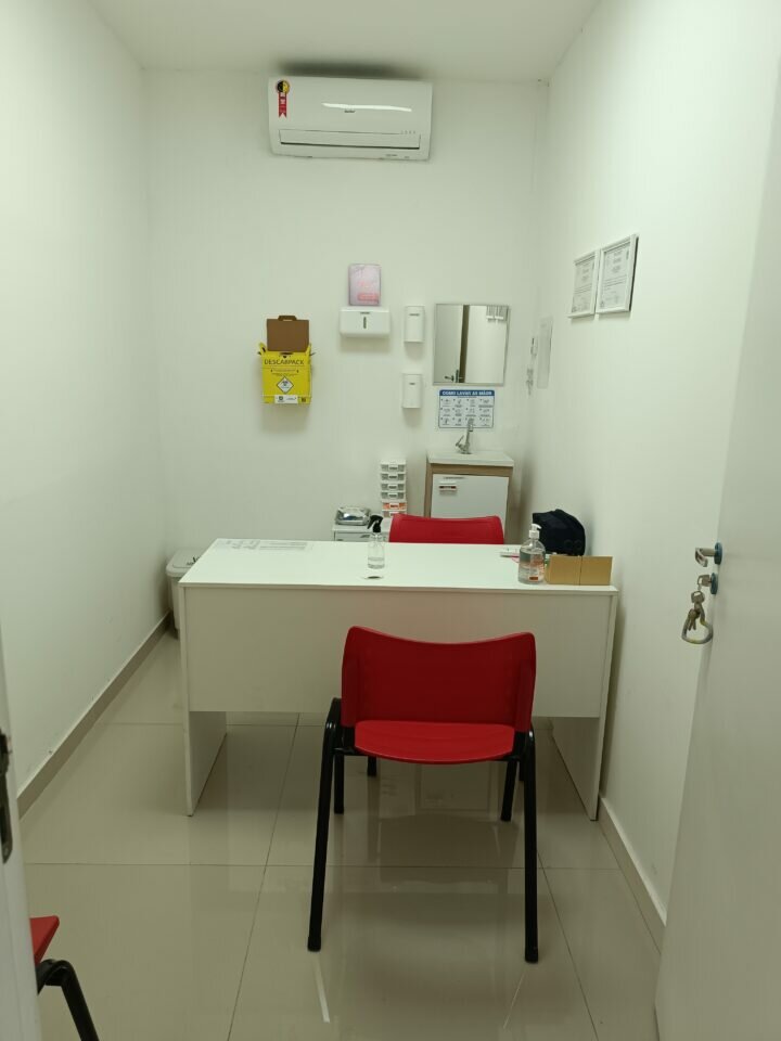 Drogaria completa com galeria