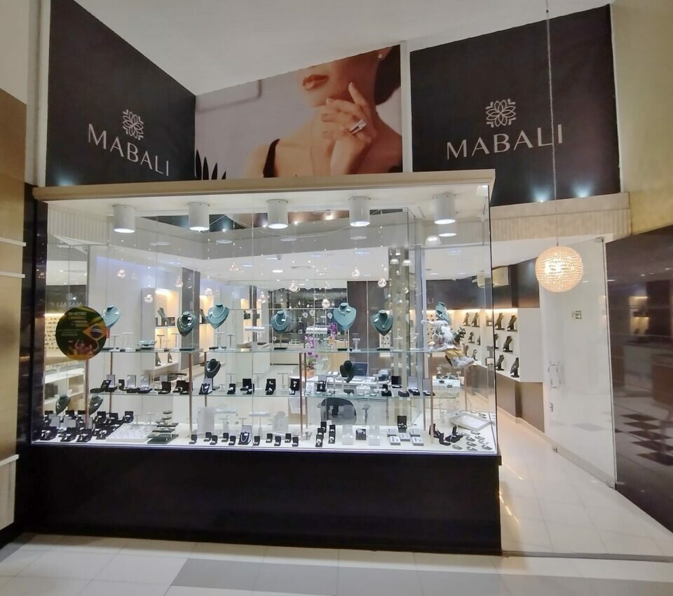 Loja Completa em Shopping – Mabali Pratas e Semijoias