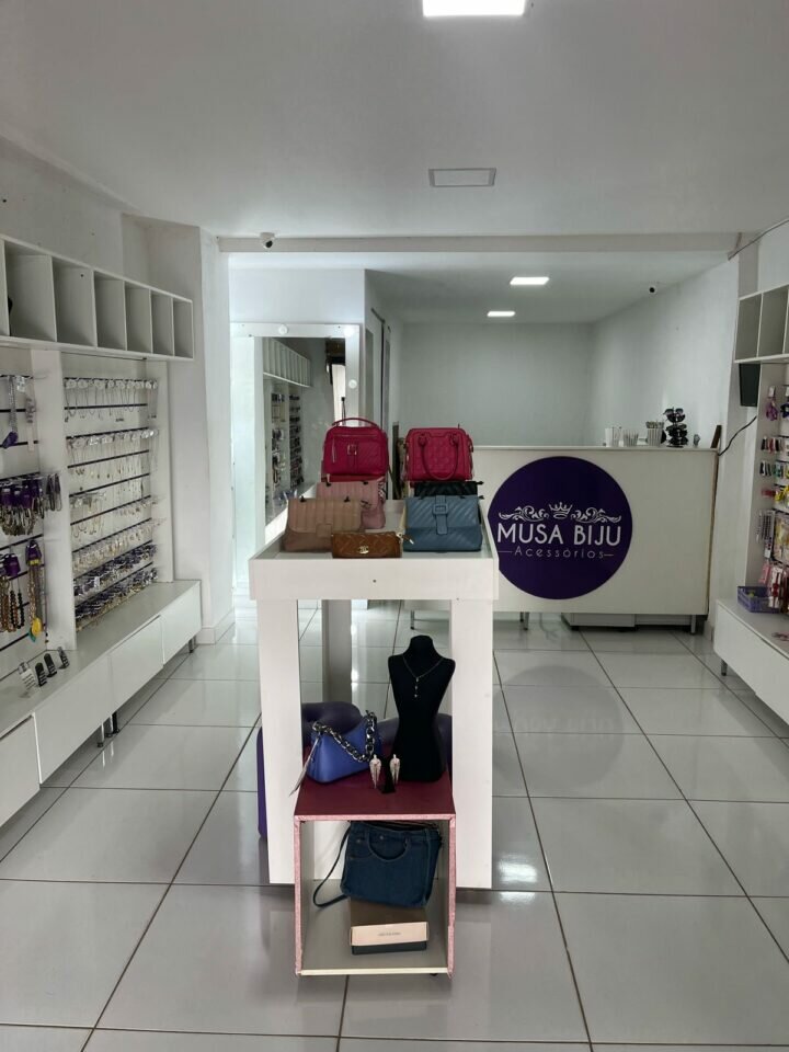 Loja de acessórios feminino e Maquiagem