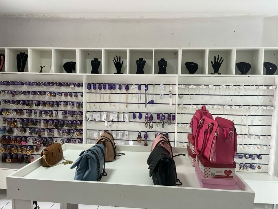 Loja de acessórios feminino e Maquiagem