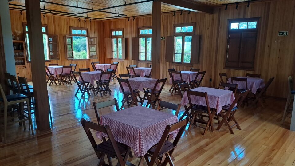 Restaurante no melhor roteiro turistico do pais