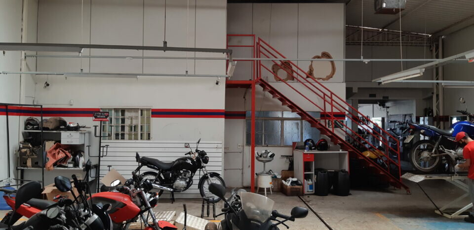 Oportunidade peças e oficina de motos