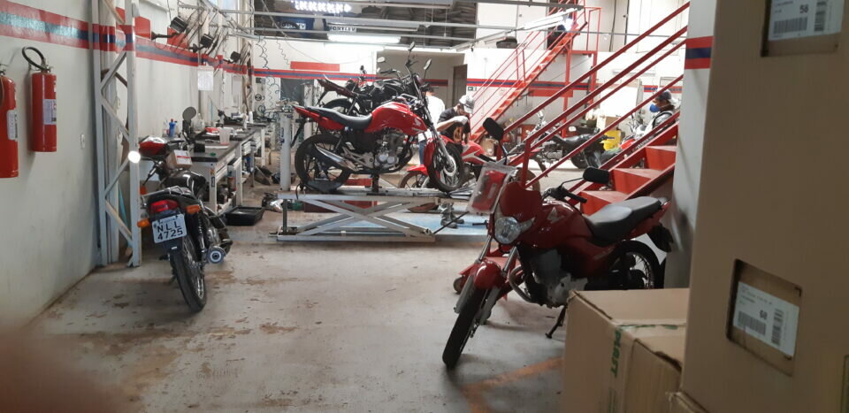 Oportunidade peças e oficina de motos