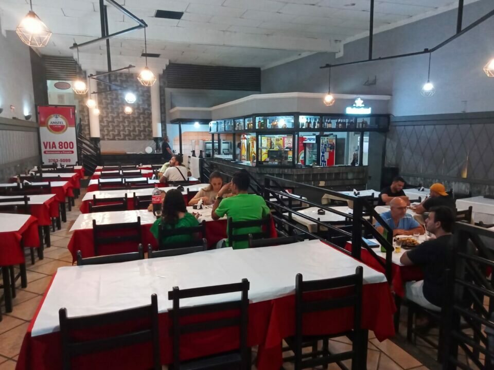 Restaurante e Pizzaria Via 800