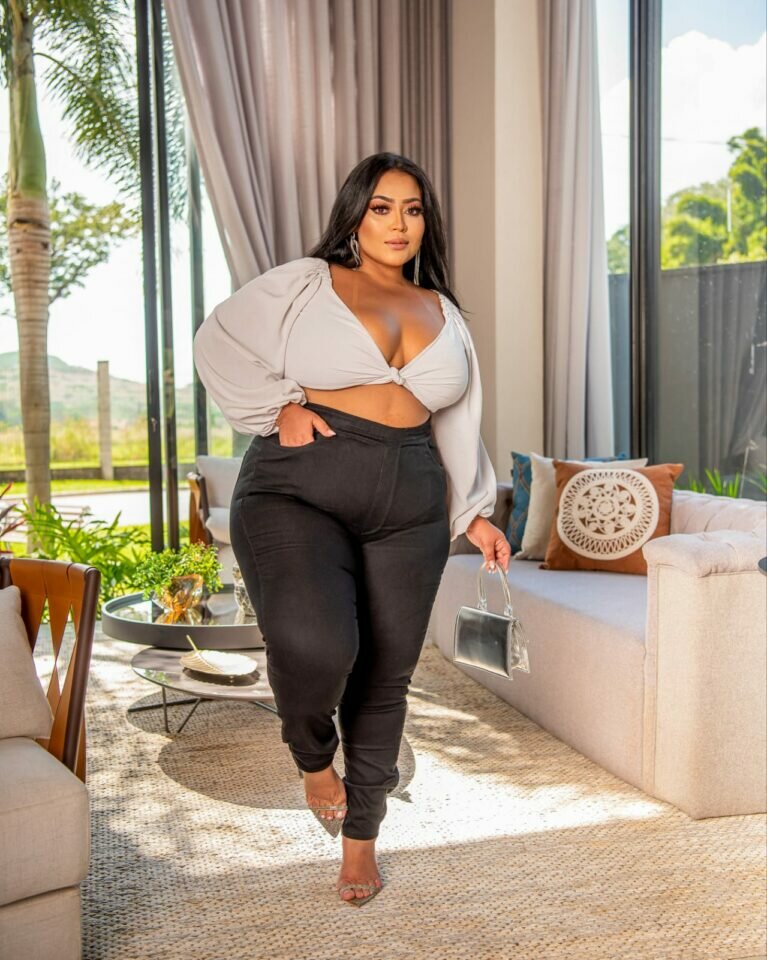ESTOQUE E LOJA DE ATACADO DE JEANS PLUS SIZE