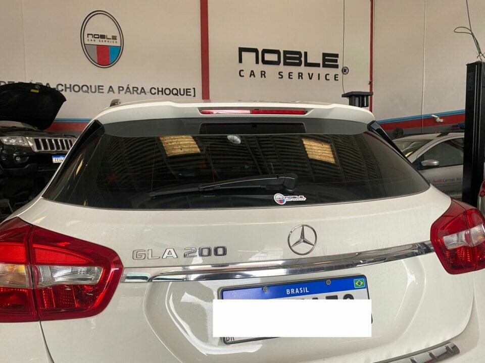 Oficina de reparação automotiva – mecânica, lataria e pintura