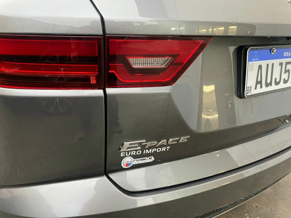 Oficina de reparação automotiva – mecânica, lataria e pintura