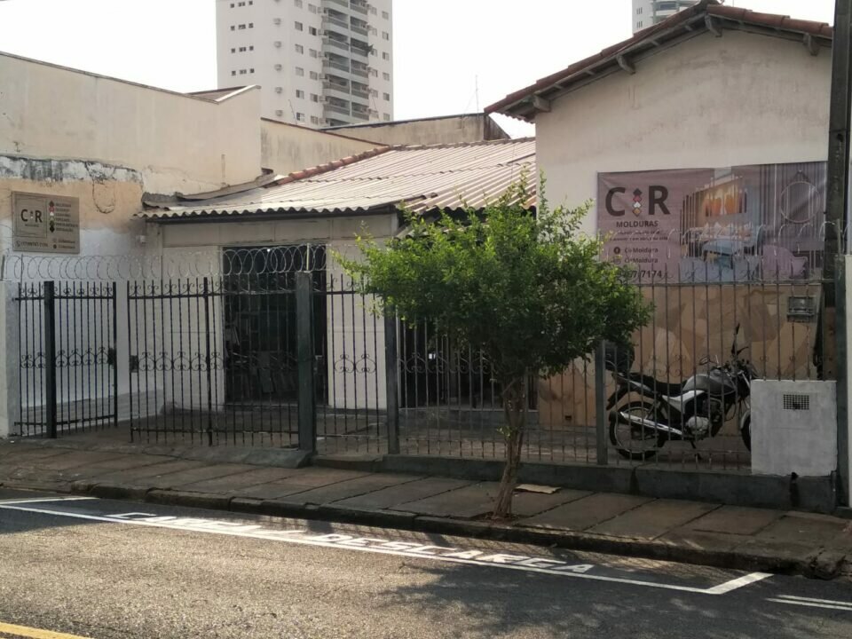 Loja de vidro, molduras e espelhos