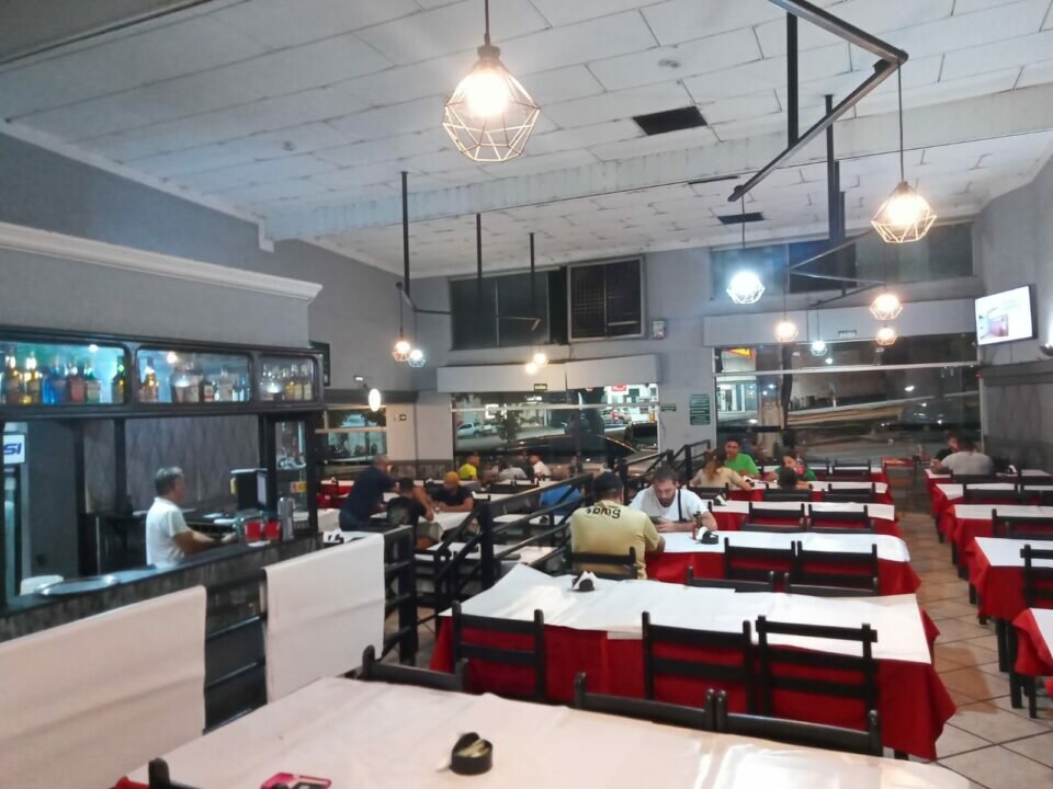 Restaurante e Pizzaria Via 800