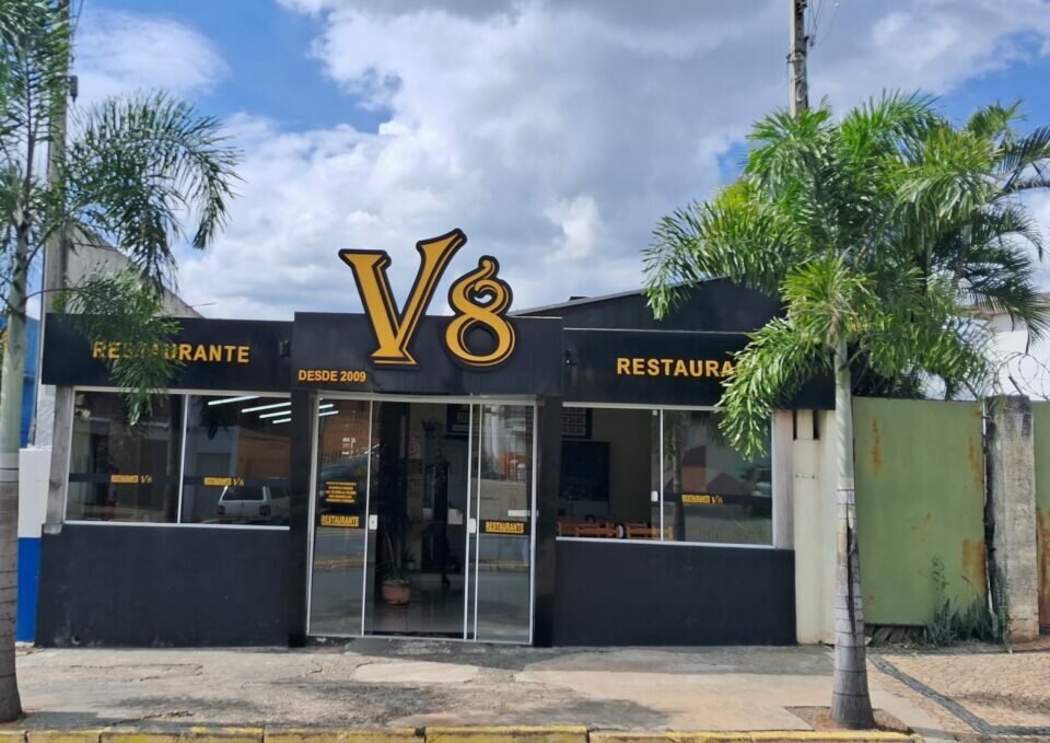 Restaurante com 4 filiais