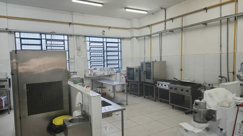 COZINHA INDUSTRIAL C/ ALVARÁ SANITÁRIO