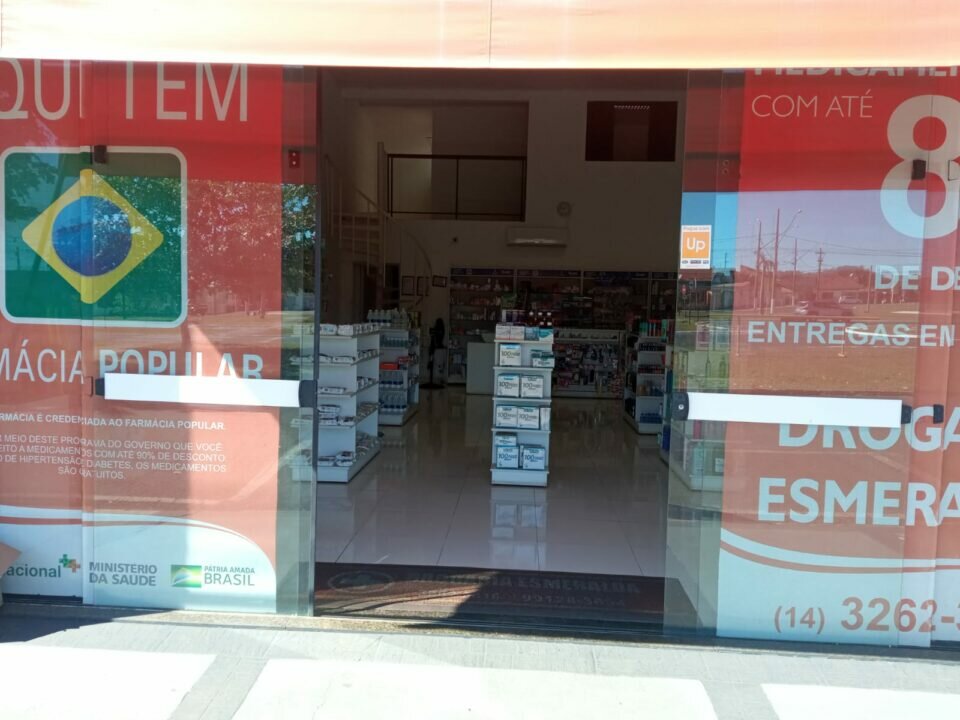 VEN´DE-SE DROGARIA EM AGUDOS/SP