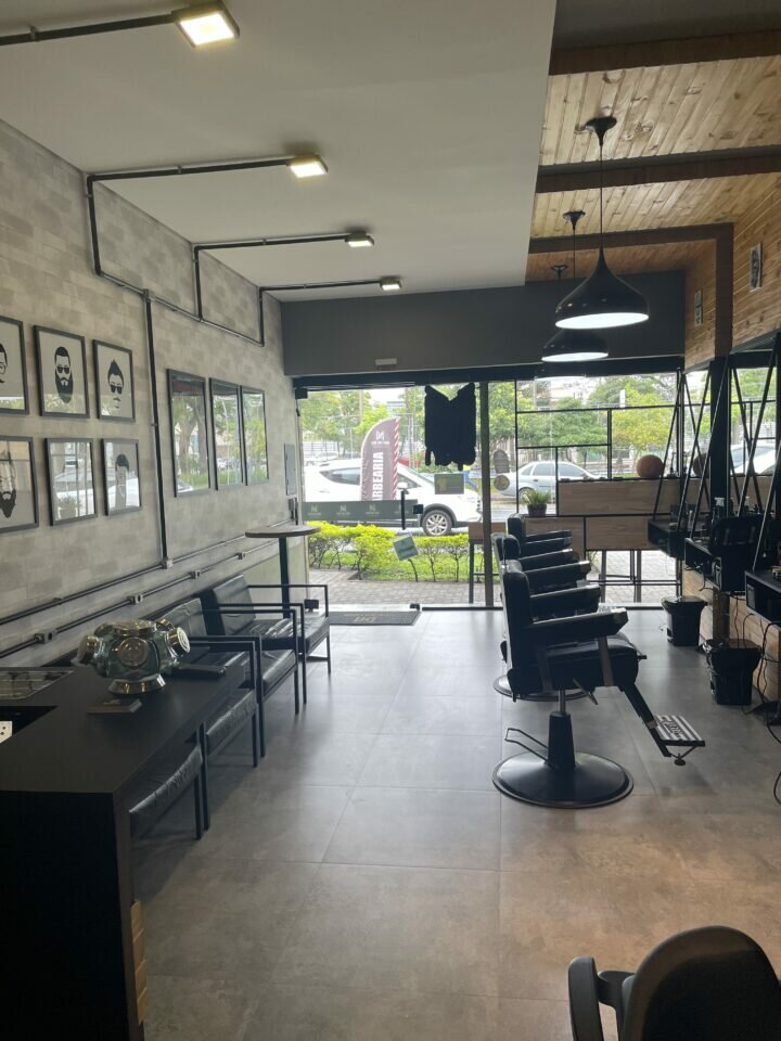 EXCELENTE BARBEARIA COM 06 ANOS DE MERCADO
