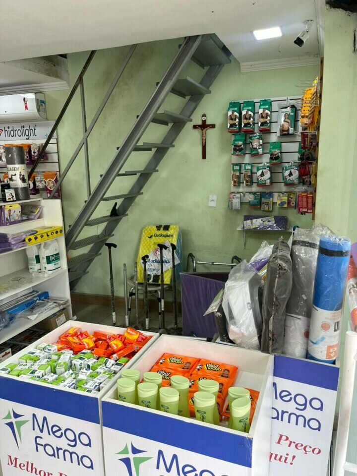 VENDO FARMÁCIA/DROGARIA/CIRÚRGICA
