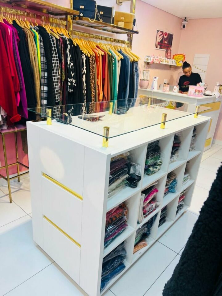 Venda de Loja de Roupas e Acessórios