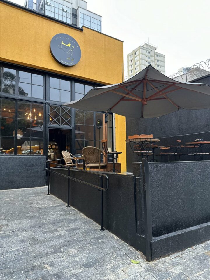 Café Bistrô realizando experiências