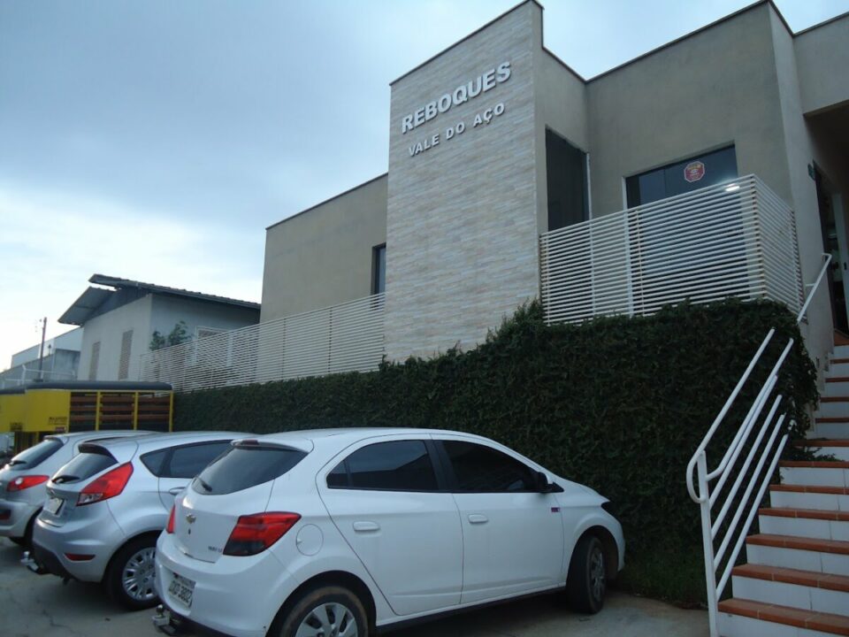 FABRICA DE REBOQUES E TANQUES RODOVIARIOS
