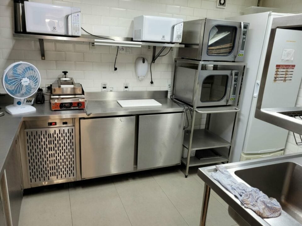 EXCELENTE OPORTUNIDADE DE NEGÓCIO  CAFETERIA PRÉDIO COMERCIAL