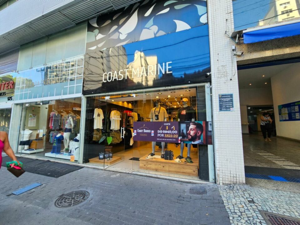 Loja de Roupas com Barbearia