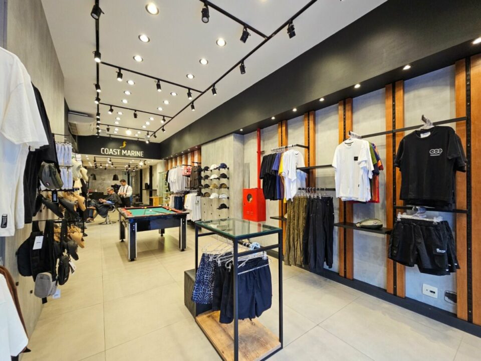 Loja de Roupas com Barbearia