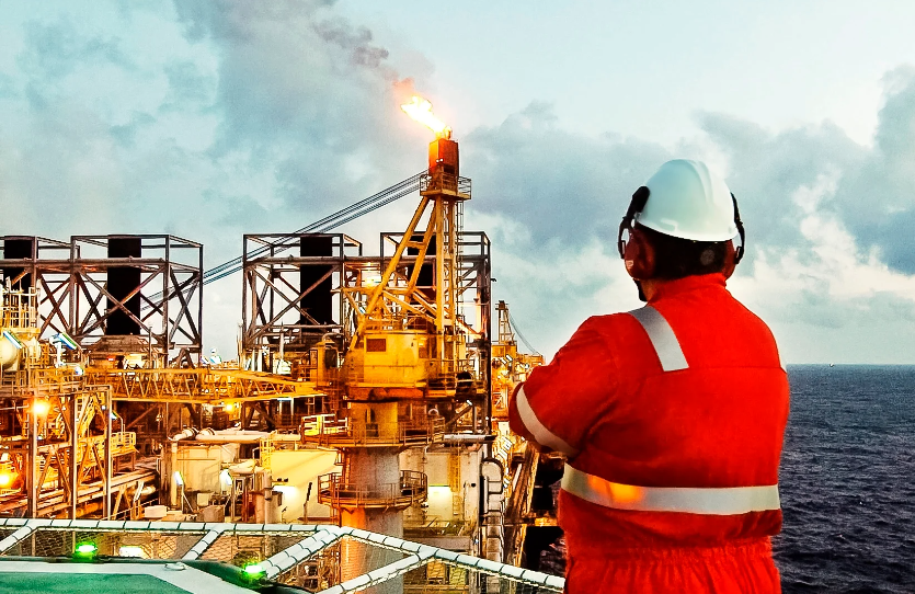 CALDEIRARIA PESADA ATUA RAMO DE PETROLEO E GÁS