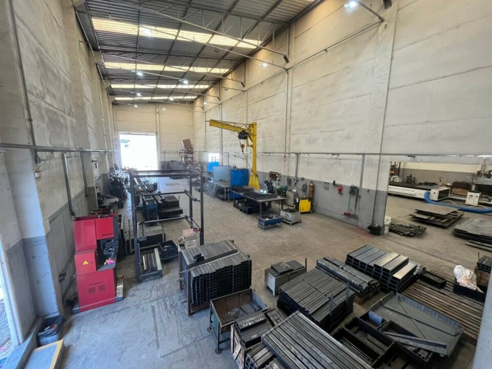 Industria Metalúrgica COMPLETA em operação preço de ocasião
