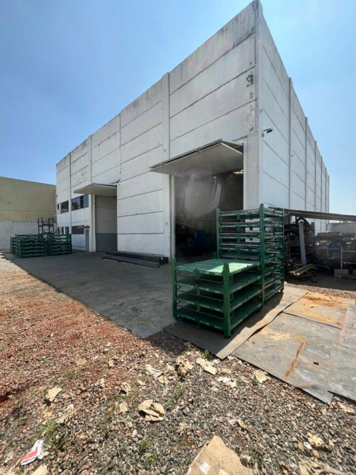 Industria Metalúrgica COMPLETA em operação preço de ocasião