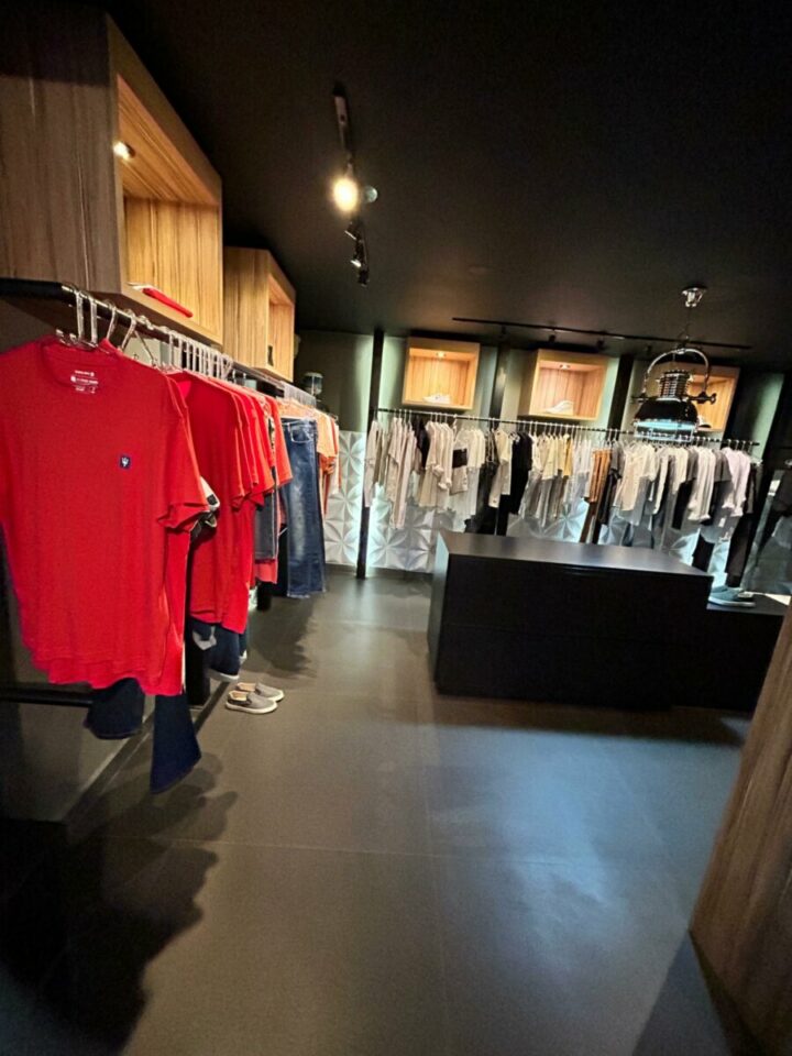Loja de roupas e sapatos
