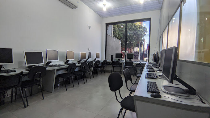 ESCOLA DE INFORMATICA E IDIOMAS