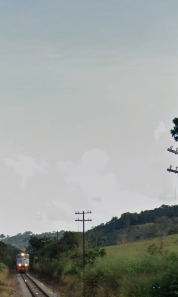 Área margeando a MG-050 Azurita Mateus Leme MG 340 mil metros