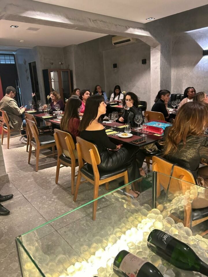Unidade da maior rede de franquias de wine bar e restaurante do Brasil