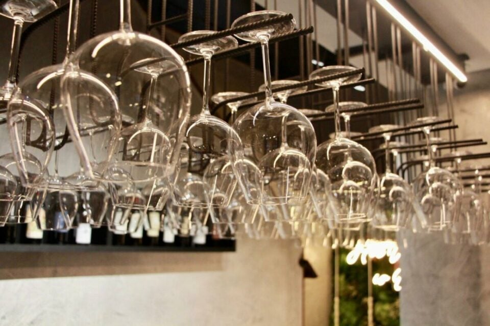 Unidade da maior rede de franquias de wine bar e restaurante do Brasil