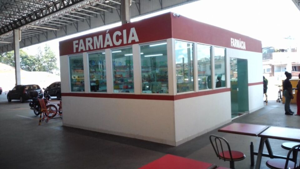 Venda de farmácia dentro de atacado Roldão