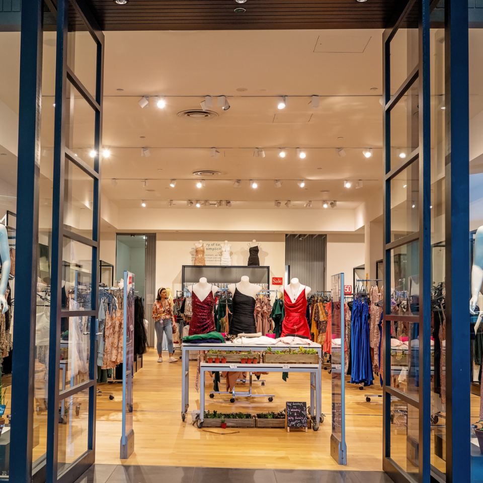 Comercio e Confecção de Vestidos de Festa e Roupas Casuais Femininas