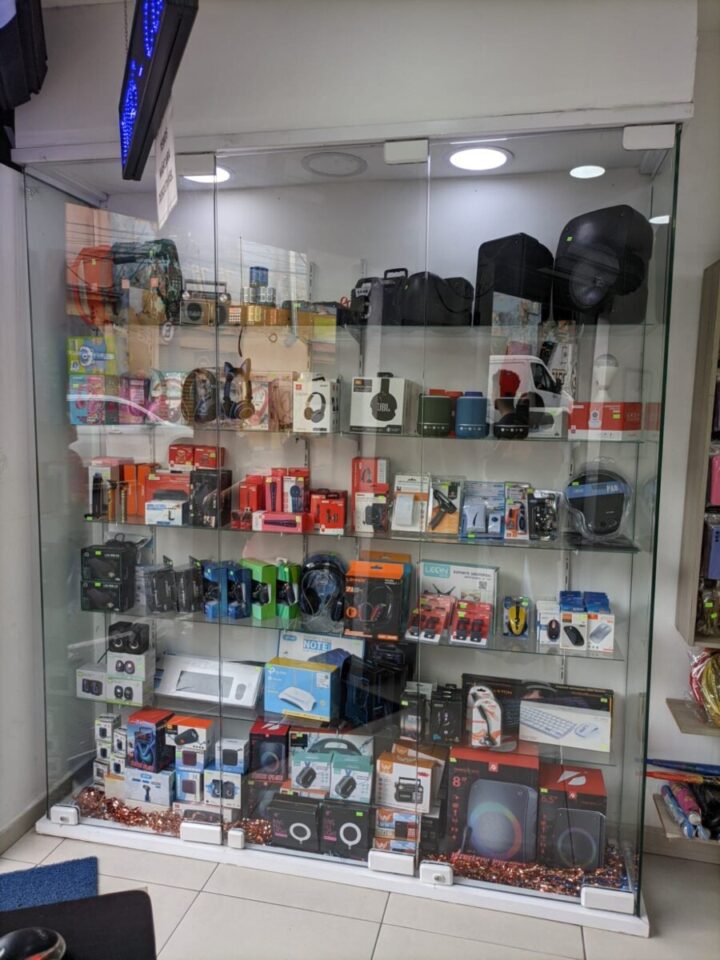 Loja de acessórios de celulares e informática