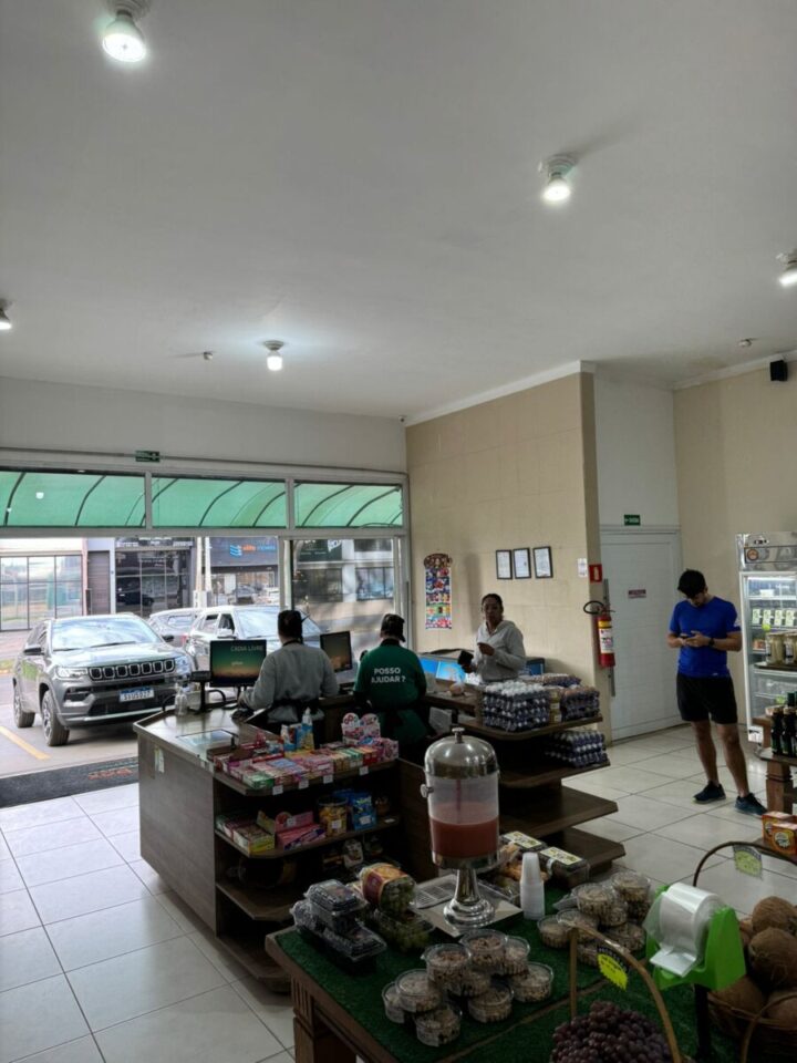 Vende-se rotisserie, restaurante e hortifruti