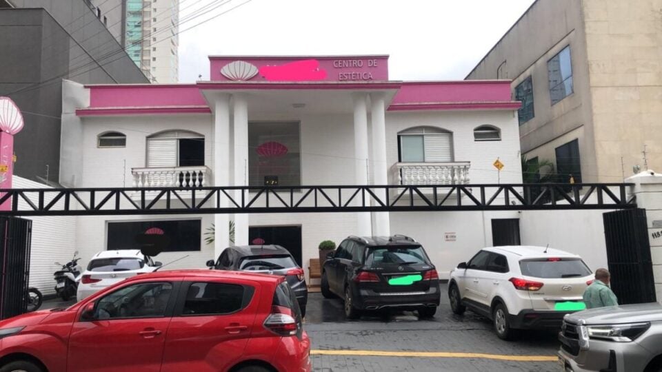 CLINICA DE ESTETICA RENOMADA E LUCRATIVA EM PLENA OPERAÇÃO