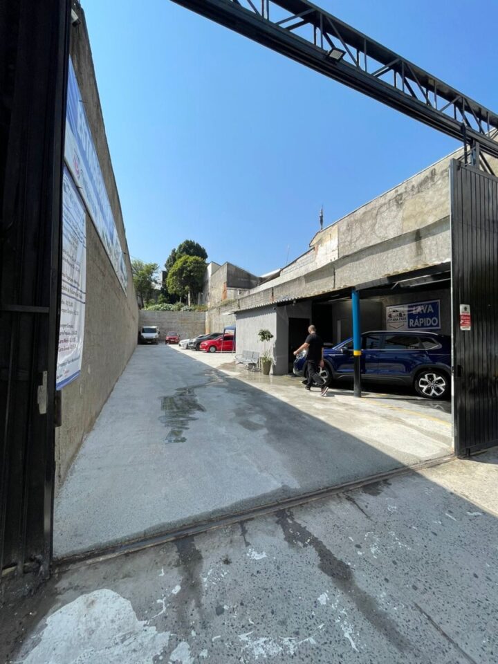 Passa-se o ponto de Estacionamento e Lava Rapido