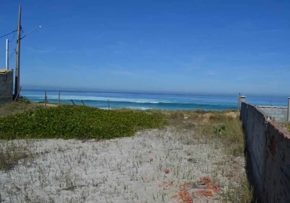 Vendo excelente terreno frontal ao Mar de Arraial do Cabo 800 m²