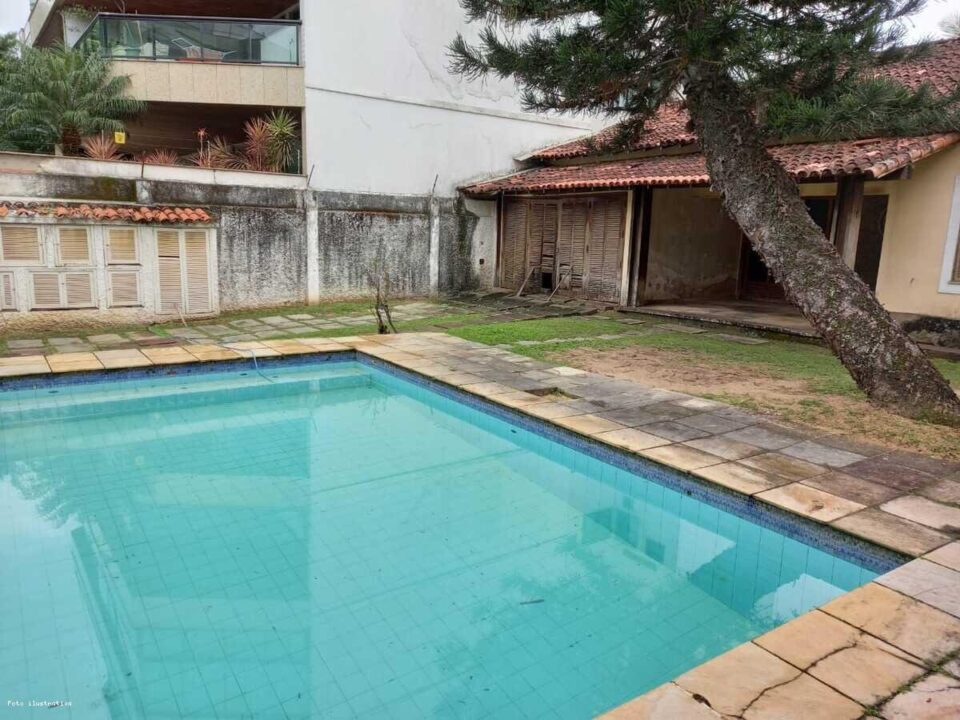 Academia, Clínica, Escola ou Salão de Festas, Terreno à venda com  630 m²