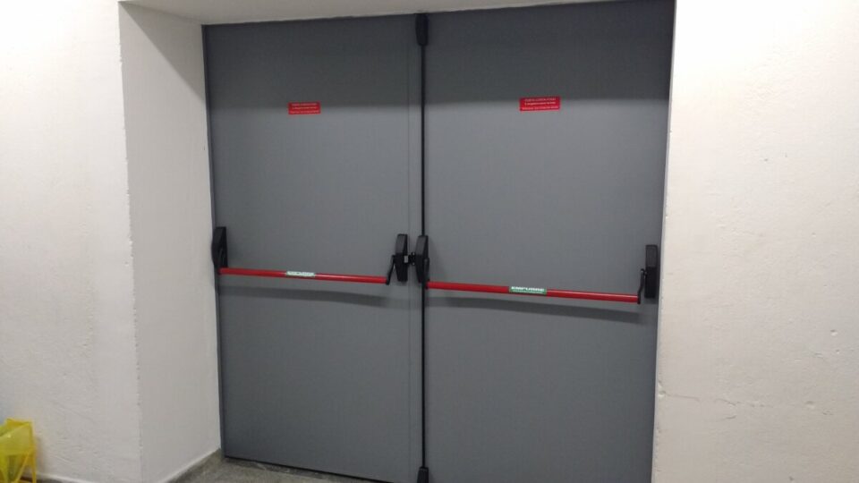WA MANUTENÇÃO DE PORTAS CORTA FOGO