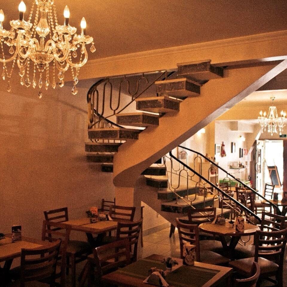 VENDO RESTAURANTE E CONFEITARIA