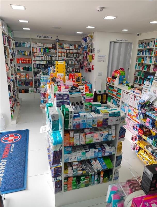 VENDO DROGARIA EM LOCALIZAÇÃO ESTRATÉGICA
