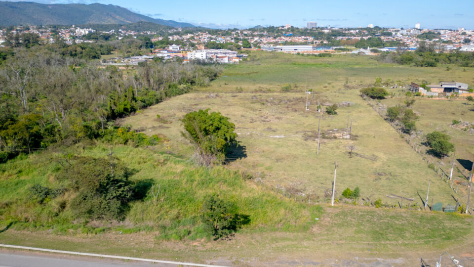 Terreno Industrial em Atibaia/SP as margem da Rodovia Dom Pedro I